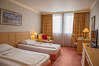 Отель Maison Sofia Hotel София Двухместный номер бизнес-класса с 2 отдельными кроватями-1